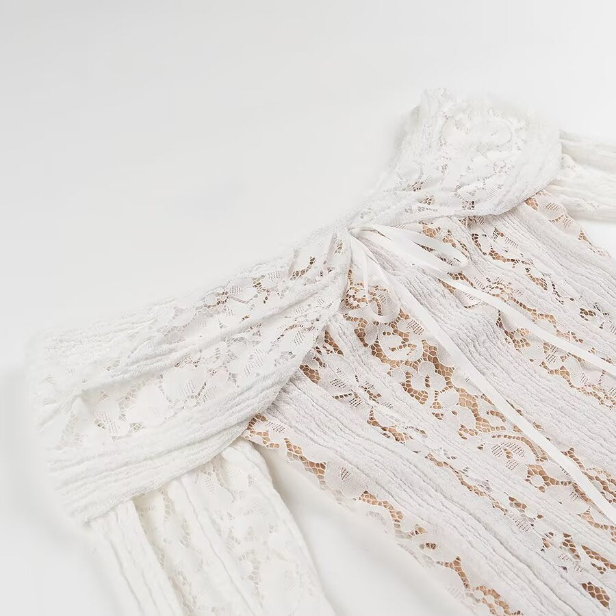 Kamara - Mini robe en dentelle à épaulettes
