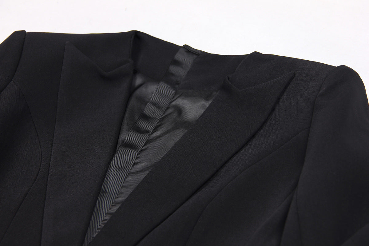 Charlotte Blazerkleid mit spitzem Revers