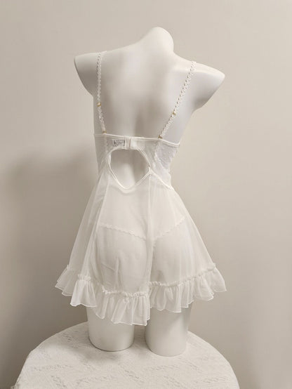 Violetta - Slip à volants en dentelle et robe à bretelles vintage