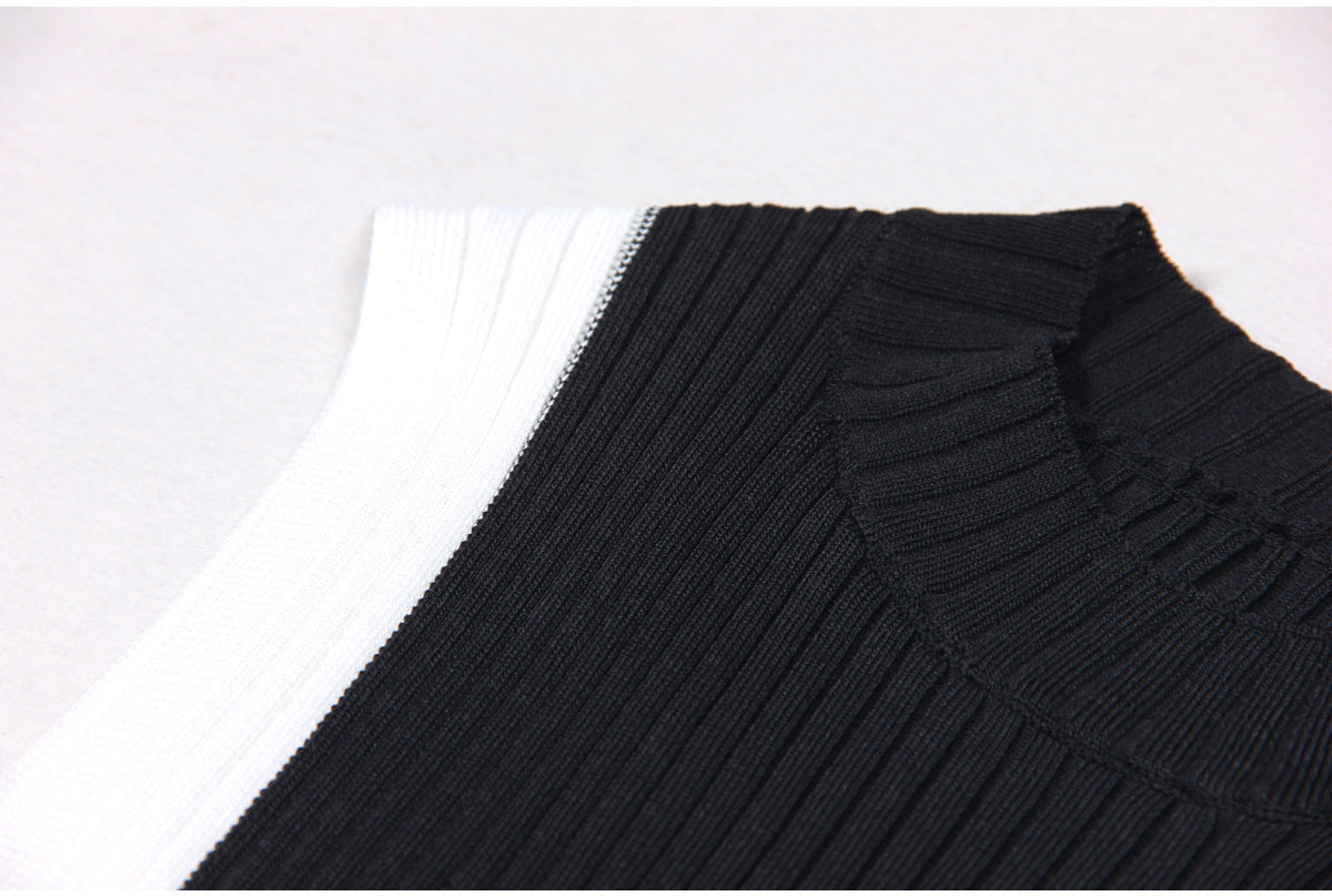 Rowena Geripptes Midikleid mit Rundhalsausschnitt