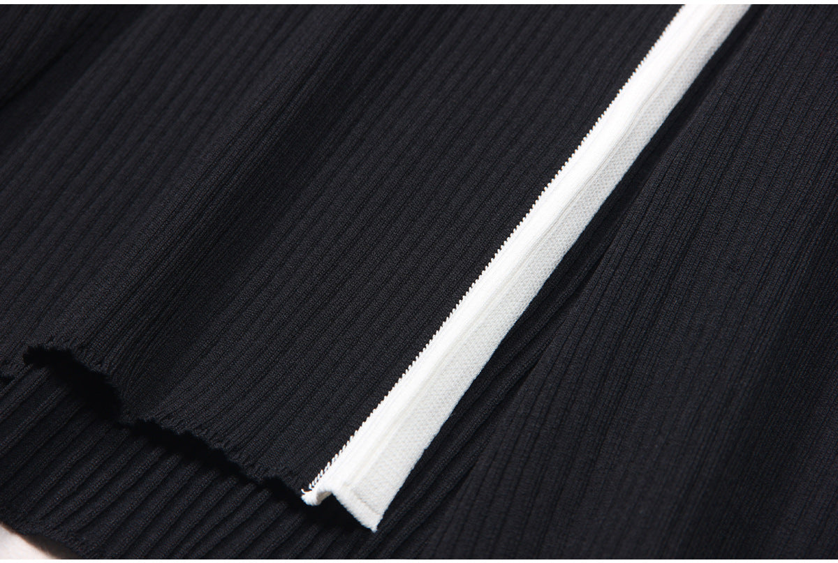 Rowena Geripptes Midikleid mit Rundhalsausschnitt