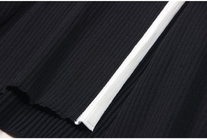 Rowena Geripptes Midikleid mit Rundhalsausschnitt